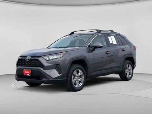 Used 2022 Toyota RAV4 LE w/ Carpet Mat Package (TMS) AWD/4WD image 10