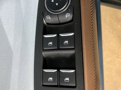 Used 2023 Ford Maverick Lariat w/ Lariat Luxury Package image 16