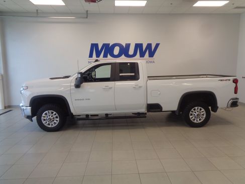 Used 2020 Chevrolet Silverado 2500 LT w/ Convenience Package image 1