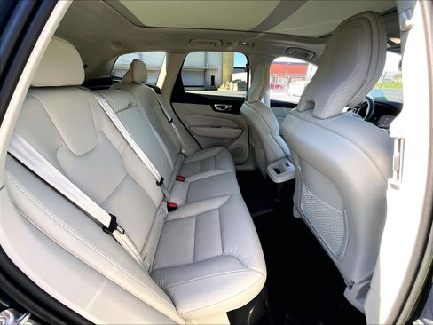 Used 2023 Volvo XC60 T8 Plus w/ Climate Package AWD/4WD image 30