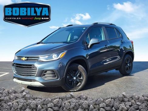 Used 2022 Chevrolet Trax LT w/ LT Convenience Package AWD/4WD image 1