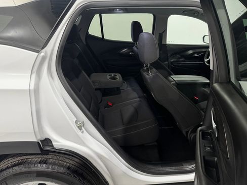 Used 2024 GMC Terrain SLE image 23