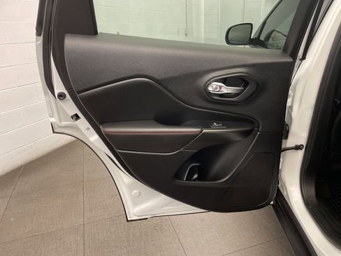 Certified 2021 Jeep Cherokee Trailhawk w/ Comfort/Convenience Group image 23