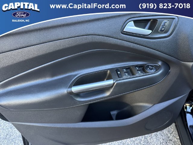 Used 2017 Ford Escape SE w/ SE Sport Appearance Package FWD image 20