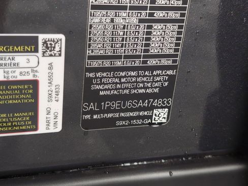 Used 2025 Land Rover Range Rover Sport SE image 18