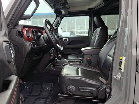 Used 2023 Jeep Wrangler Unlimited Rubicon w/ Cold Weather Group image 13