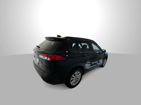Used 2023 Toyota Corolla Cross LE w/ Moonroof Package AWD/4WD image 8