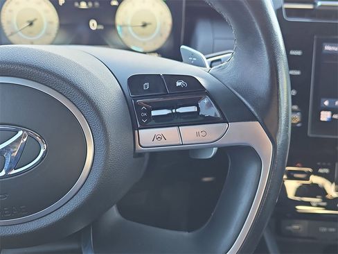 Used 2022 Hyundai Santa Cruz SEL Premium image 18