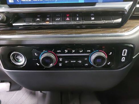 Used 2024 Chevrolet Silverado 1500 LT image 20