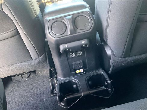 Used 2021 Jeep Gladiator Willys image 32