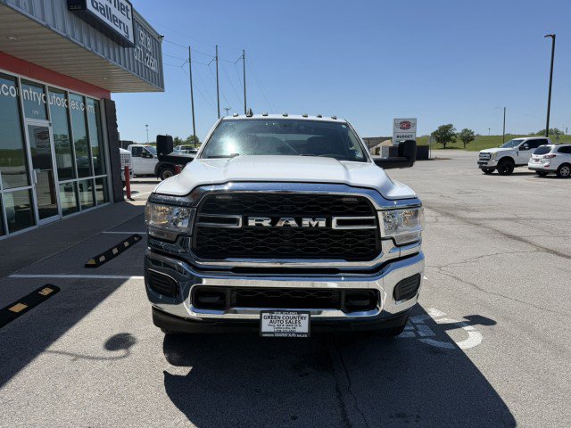 Used 2019 RAM 3500 Tradesman w/ Chrome Appearance Group AWD/4WD image 11