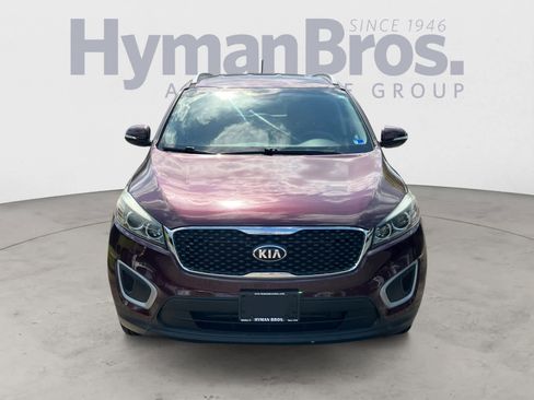 Used 2017 Kia Sorento FWD image 9