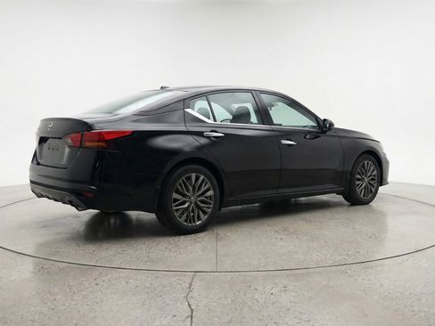 Used 2025 Nissan Altima 2.5 SV FWD image 9