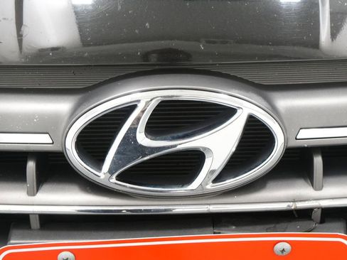 Used 2020 Hyundai Elantra SEL FWD image 11