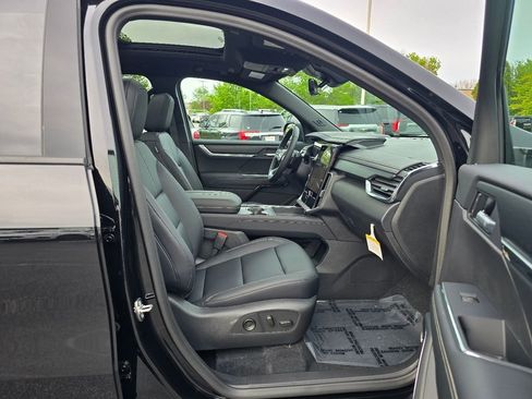 New 2026 GMC Acadia Elevation w/ Elevation Premium Package AWD/4WD image 36