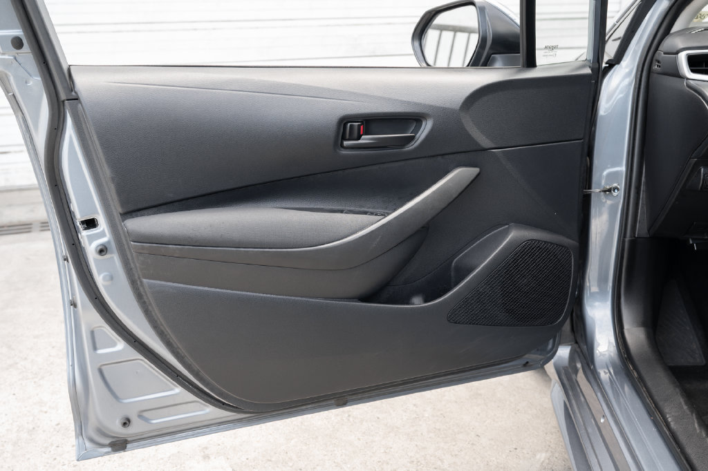 Used 2025 Toyota Corolla LE FWD image 18