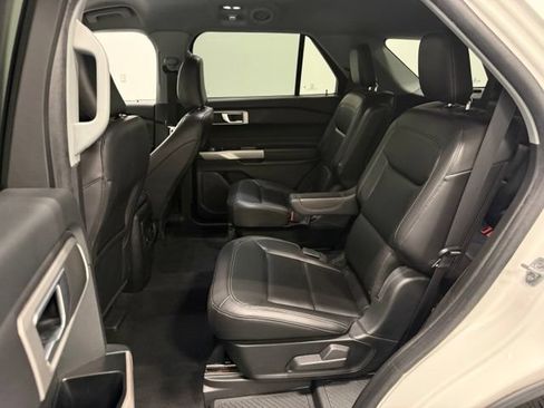 Certified 2023 Ford Explorer XLT w/ Equipment Group 202A RWD image 33