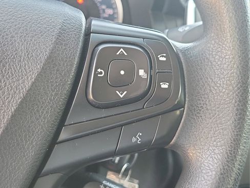 Used 2016 Toyota Camry LE image 10