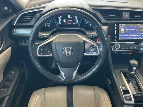 Used 2016 Honda Civic Touring image 13