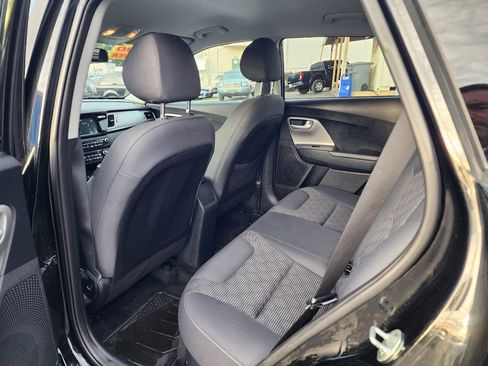 Used 2018 Kia Niro LX image 22