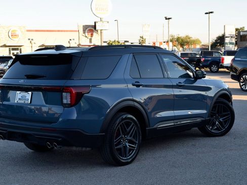 Certified 2025 Ford Explorer ST image 10
