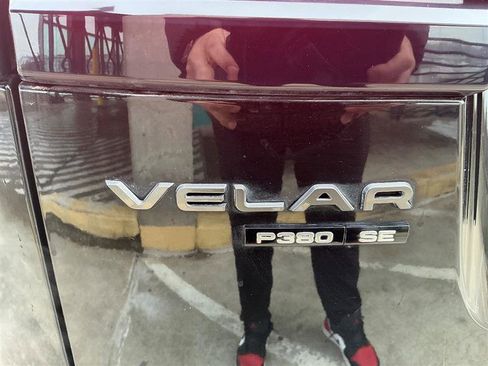 Used 2018 Land Rover Range Rover Velar R-Dynamic SE image 22