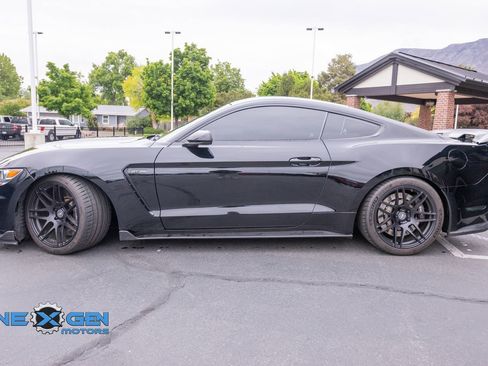 Used 2016 Ford Mustang Shelby GT350 w/ Track Package RWD image 4