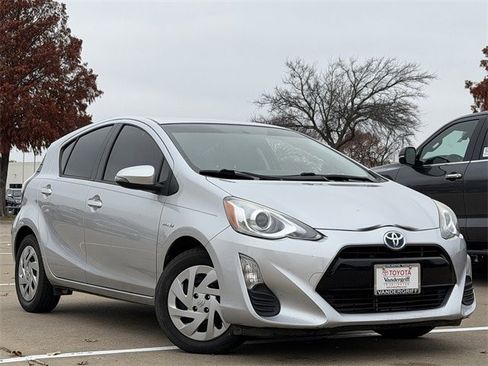 Used 2016 Toyota Prius C Four image 2