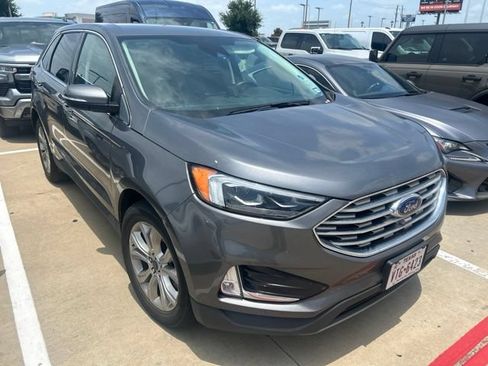 Used 2022 Ford Edge Titanium w/ Equipment Group 301A AWD/4WD image 2
