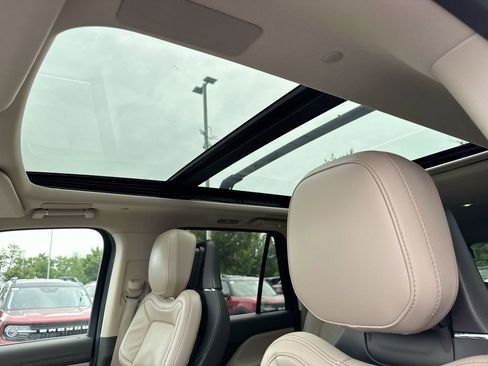 Used 2023 Lincoln Navigator L Reserve AWD/4WD image 20