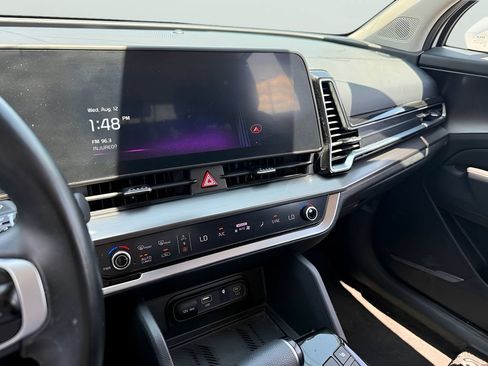 Used 2025 Kia Sportage EX FWD image 6