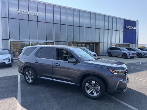Used 2024 Honda Pilot EX-L image 3