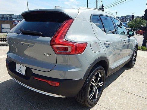Used 2025 Volvo XC40 B5 Core AWD/4WD image 6