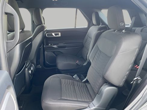 Used 2020 Ford Explorer XLT w/ Comfort Package image 10