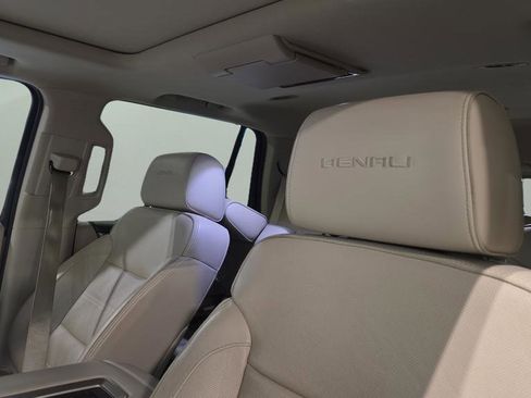 Used 2016 GMC Yukon Denali w/ Open Road Package image 11