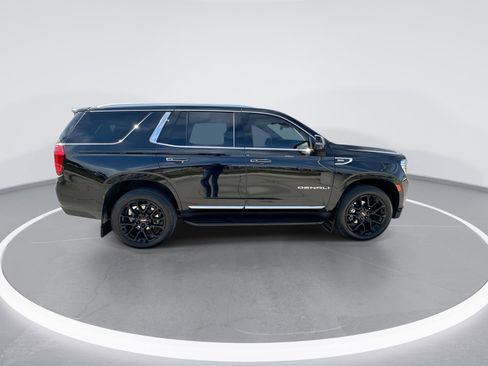 Used 2024 GMC Yukon Denali w/ Advanced Technology Package AWD/4WD image 9