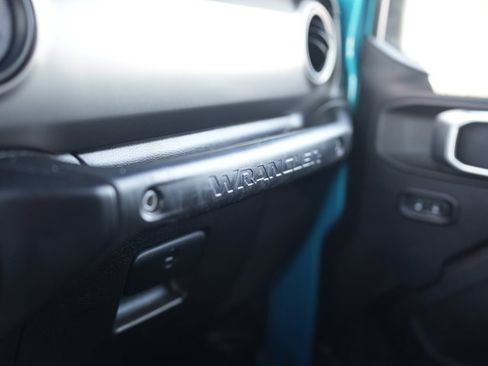 Used 2020 Jeep Wrangler Unlimited Sport S AWD/4WD image 31