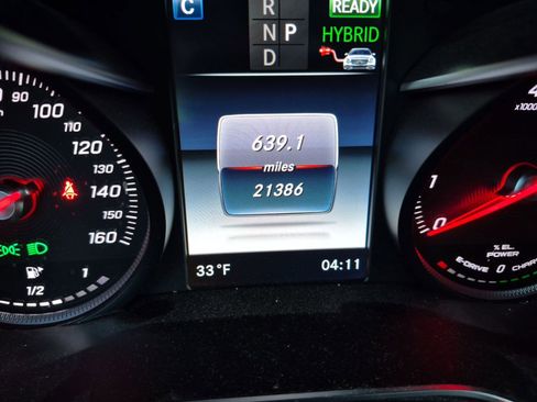 Used 2018 Mercedes-Benz GLC 350e 4MATIC image 9