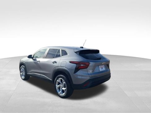 New 2026 Chevrolet Trax LS w/ LS Convenience Package image 5