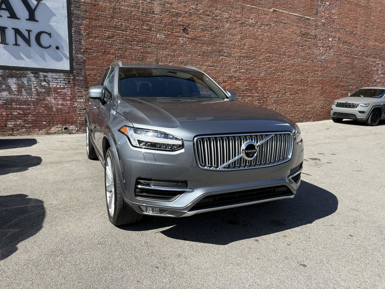 Used 2018 Volvo XC90 T6 Inscription w/ Convenience Package AWD/4WD image 2