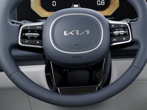 New 2025 Kia Carnival EX image 22