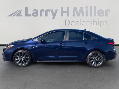 Certified 2025 Toyota Corolla SE w/ Convenience Package FWD image 2