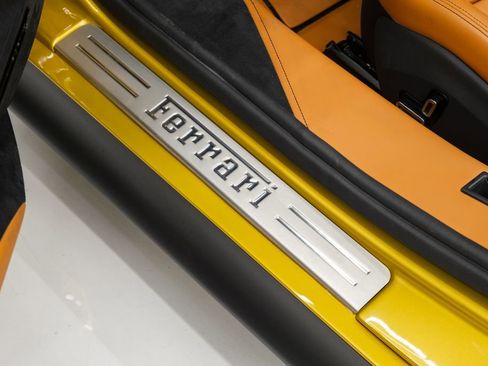 Used 2022 Ferrari SF90 Spider image 62