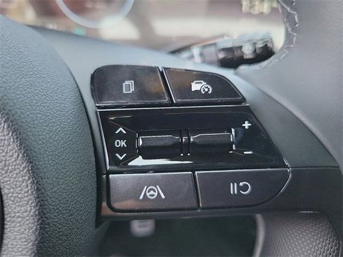 New 2025 Hyundai Elantra SEL image 5