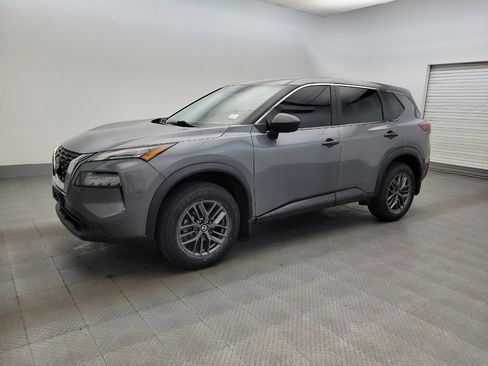 Used 2021 Nissan Rogue S FWD image 2