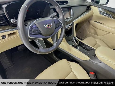 Used 2017 Cadillac XT5 FWD image 9