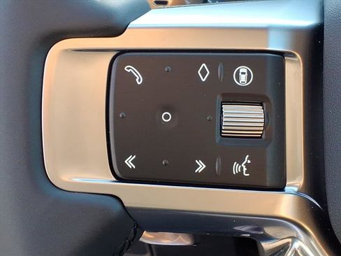 New 2026 Land Rover Discovery Limited Edition image 17