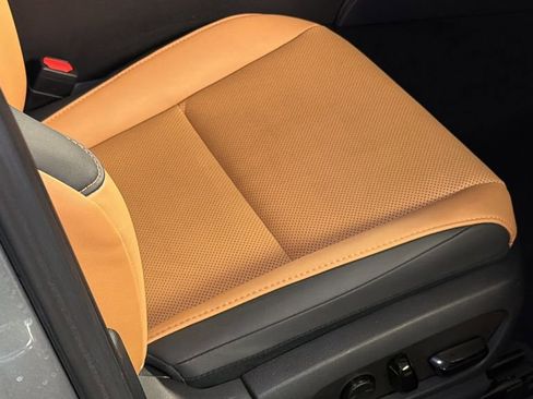 Certified 2022 Lexus ES 350 w/ Premium Package image 12