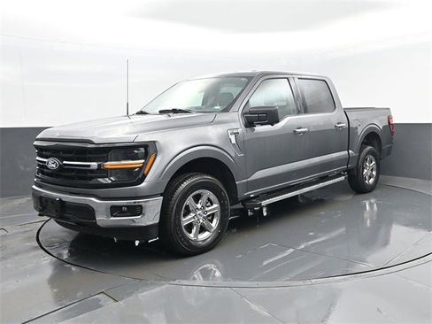 Used 2024 Ford F150 XLT image 2