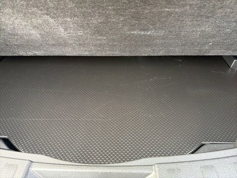 Used 2017 Nissan Rogue SV image 31